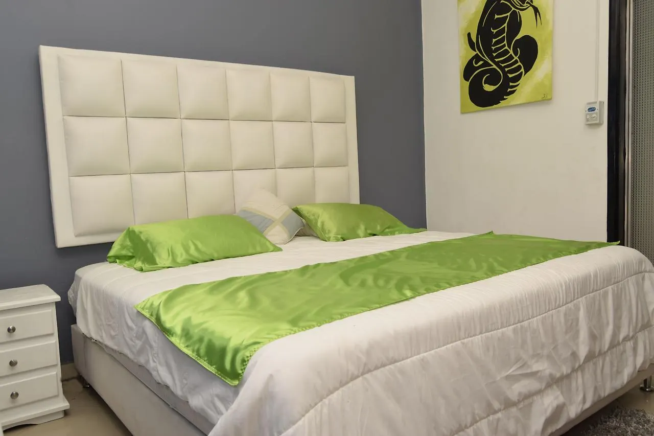 Icon Suites Medellin 0*,