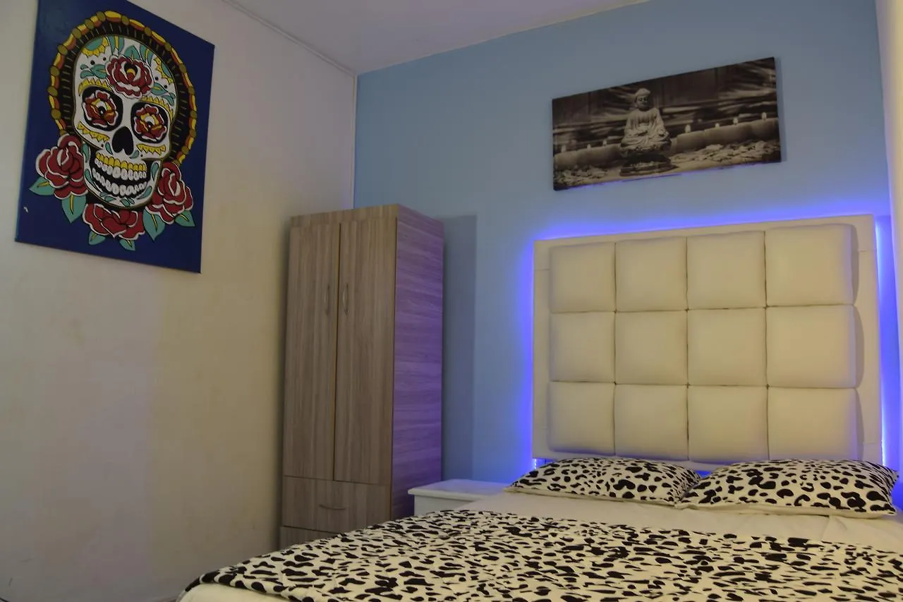 Icon Suites Medellin Apartment