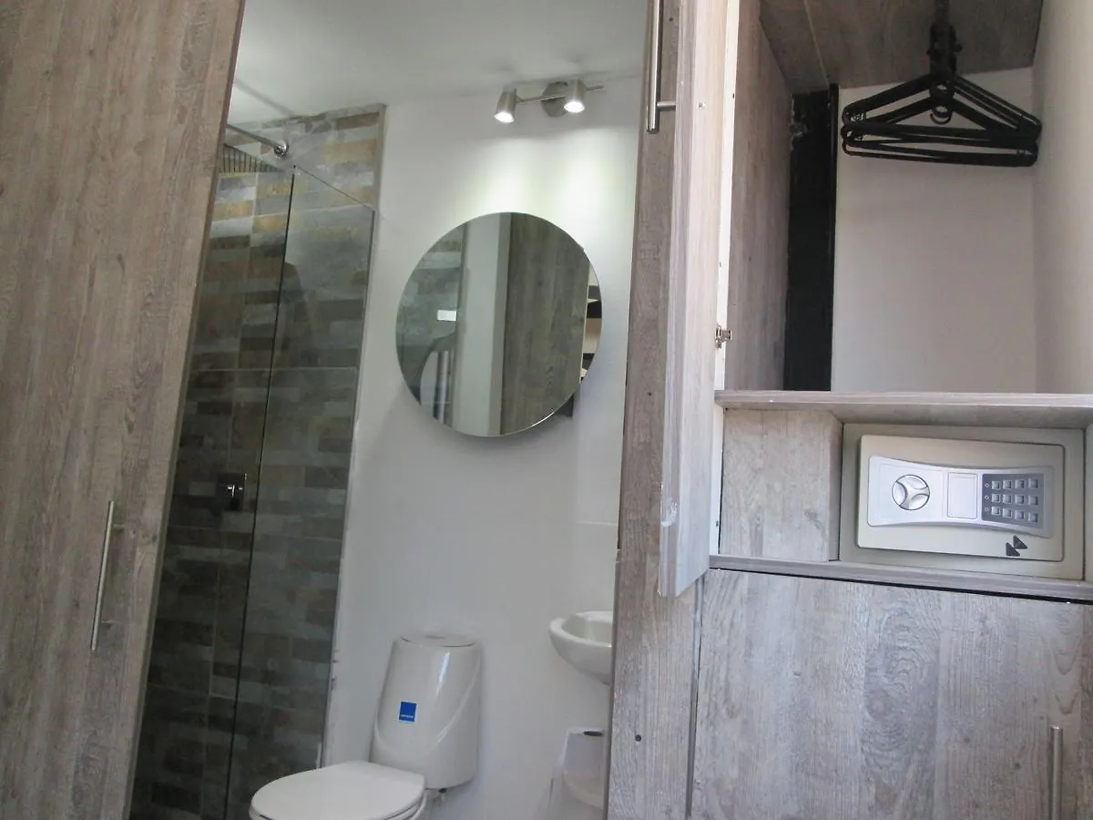 Icon Suites Medellin 0*,