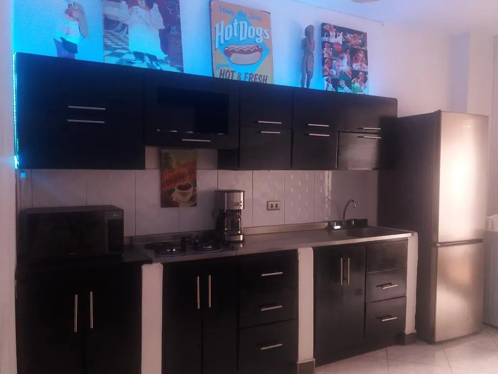 Icon Suites Medellin 0*,