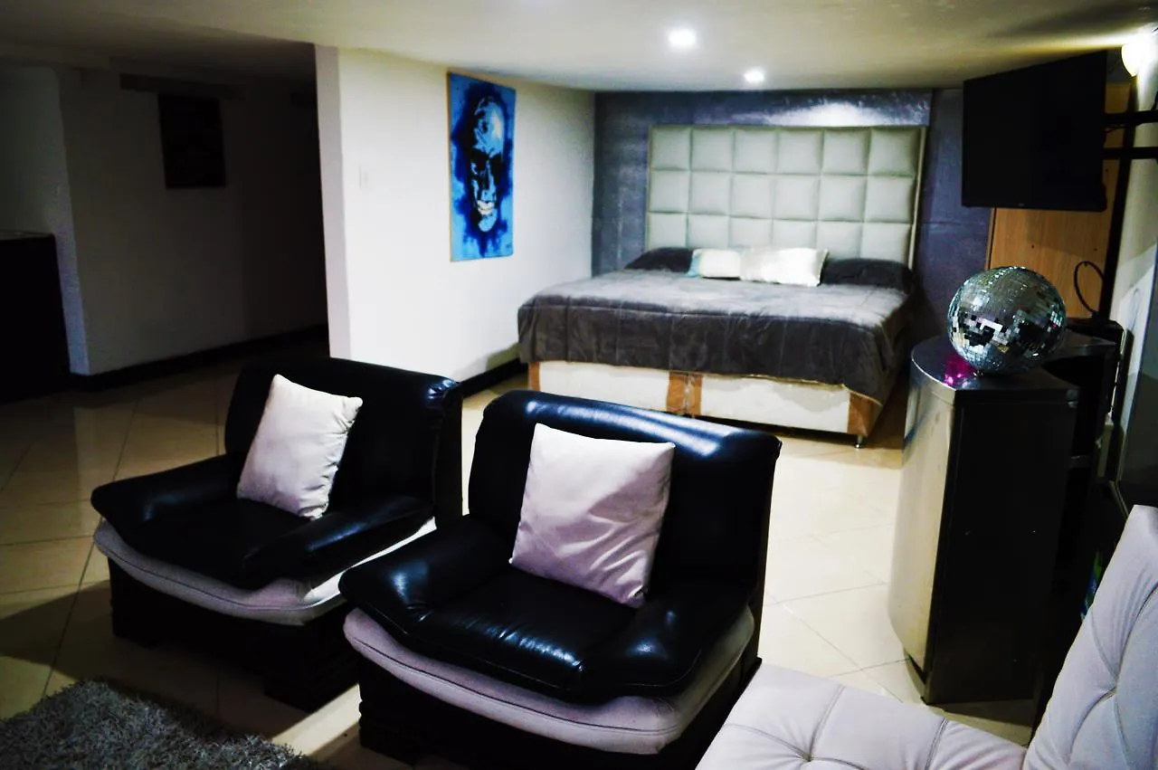 ميديلين Icon Suites شقة